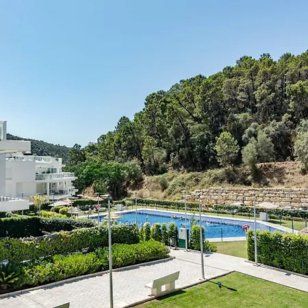 Rib2a- Relaxed & Modern Flat In