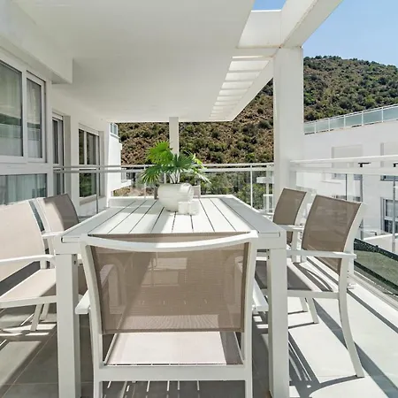 Rib2a- Relaxed & Modern Flat In Benahavis
