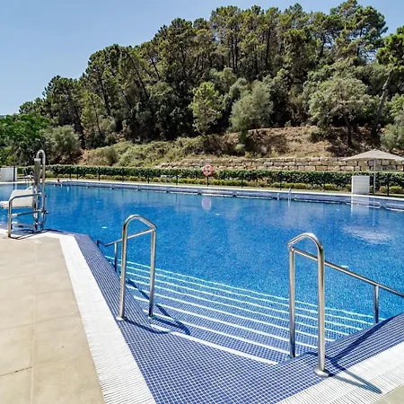 Rib2a- Relaxed & Modern Flat In