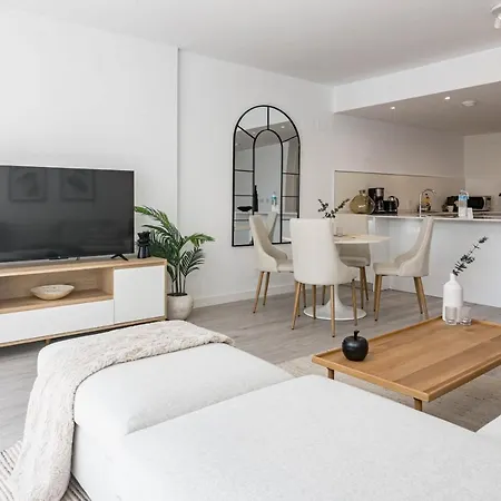 Rib2a- Relaxed & Modern Flat In Benahavis