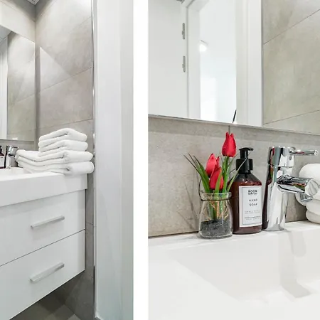 Rib2a- Relaxed & Modern Flat In