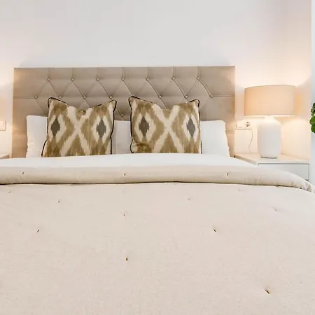 Rib2a- Relaxed & Modern Flat In *