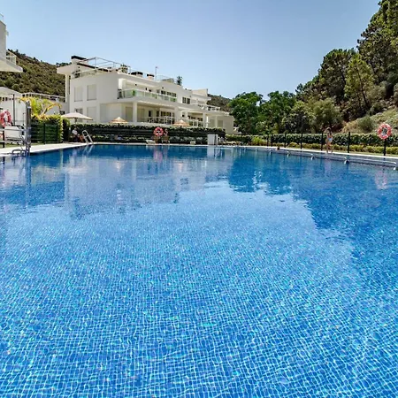 Rib2a- Relaxed & Modern Flat In *