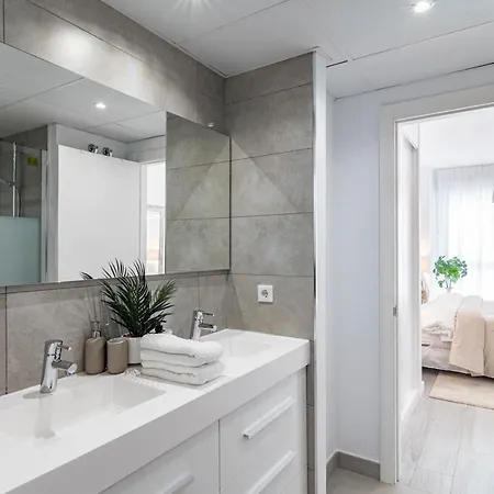 Rib2a- Relaxed & Modern Flat In *